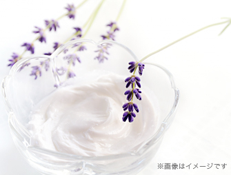 トルマリンクリームを塗布